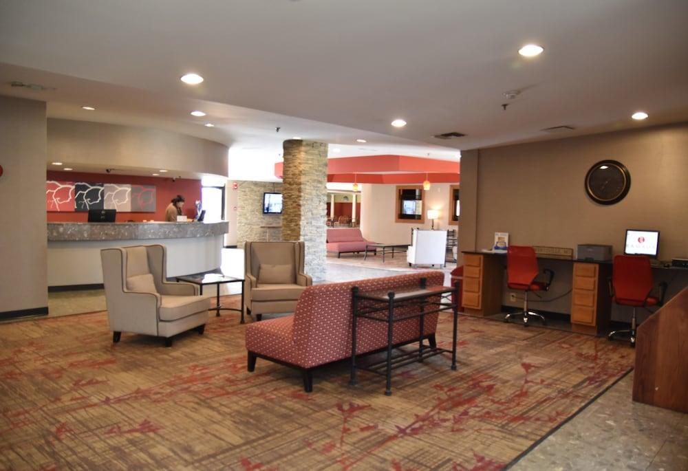Ramada By Wyndham Wentzville Exterior photo