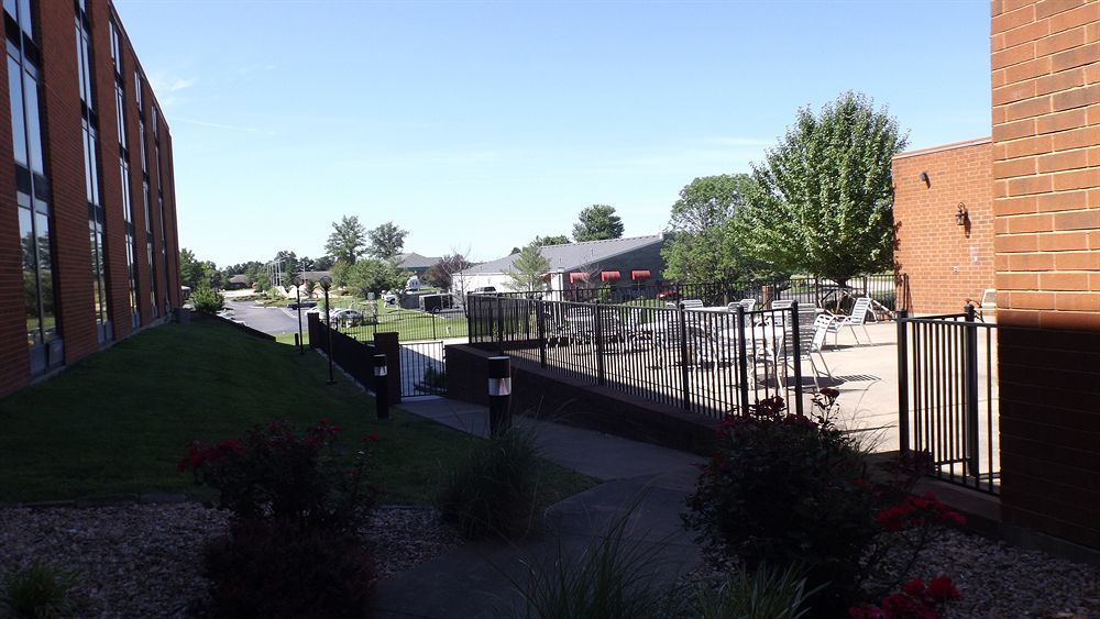 Ramada By Wyndham Wentzville Exterior photo