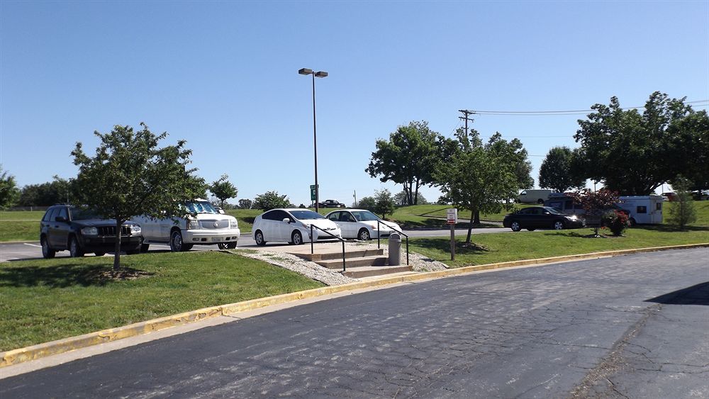Ramada By Wyndham Wentzville Exterior photo