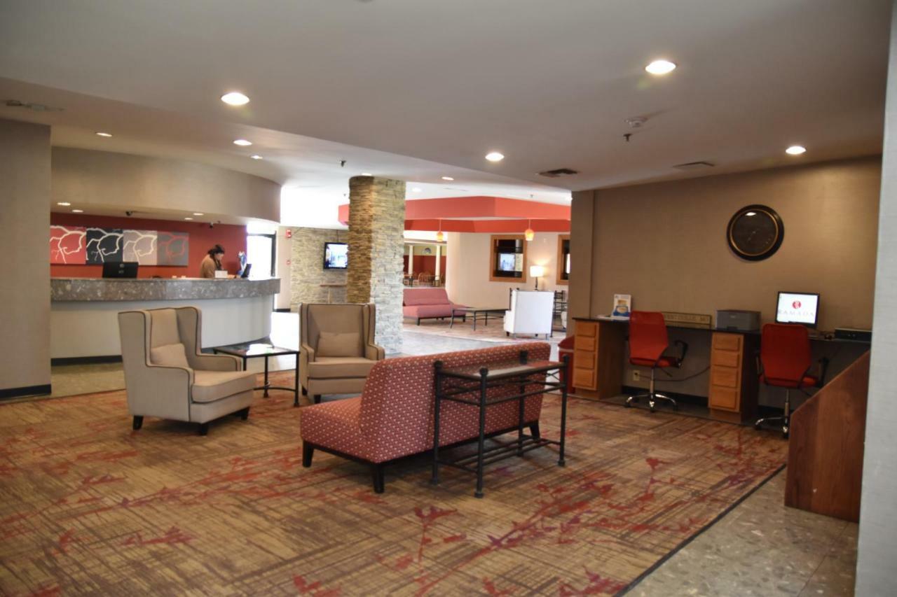 Ramada By Wyndham Wentzville Exterior photo